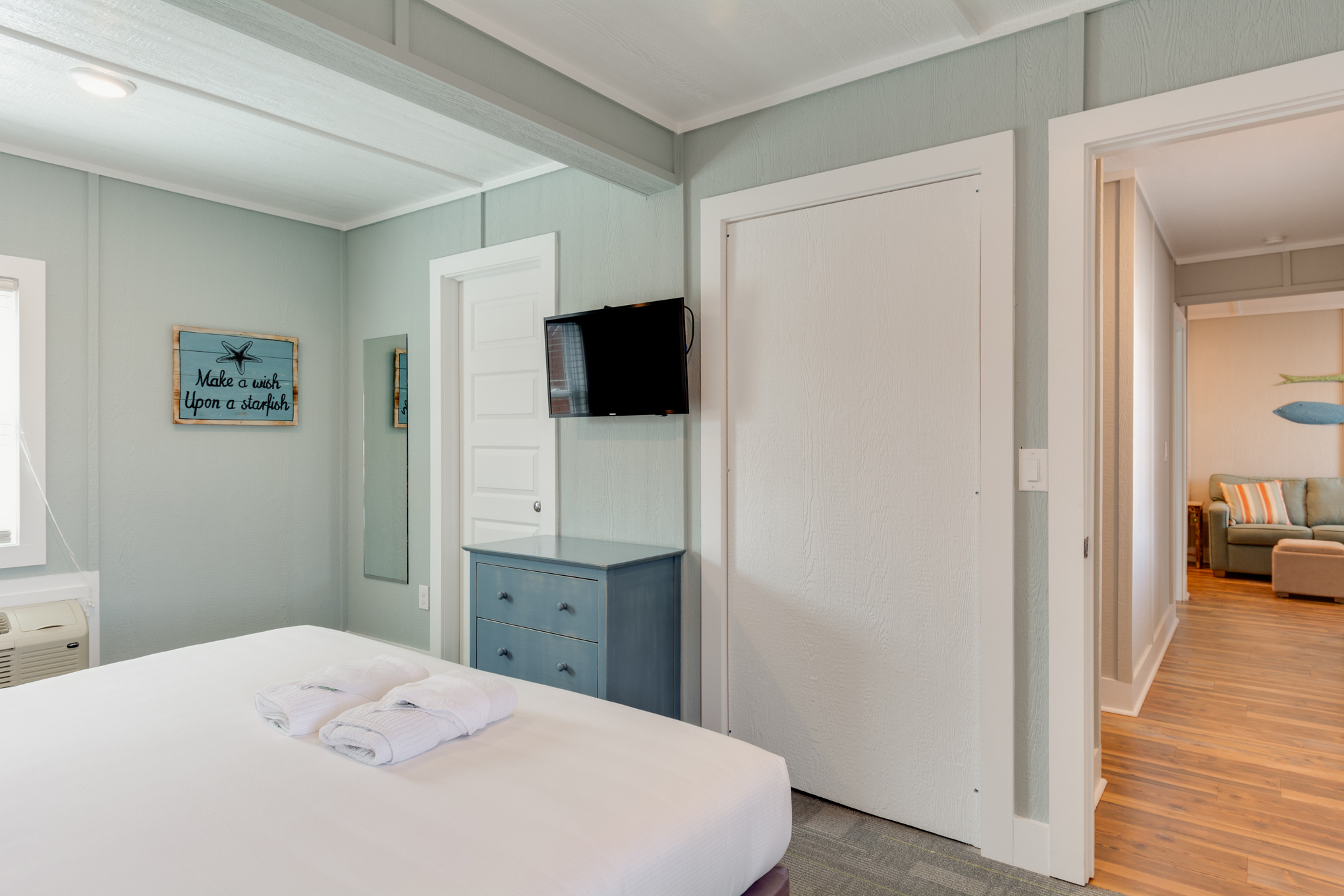 See Sea Motel | Room 8- Big Kahuna Suite  