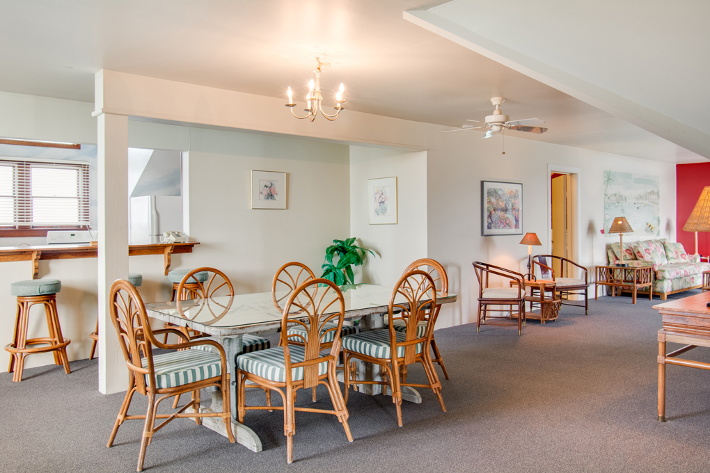 The Anchorage Inn - Room 601 l Dining Ara