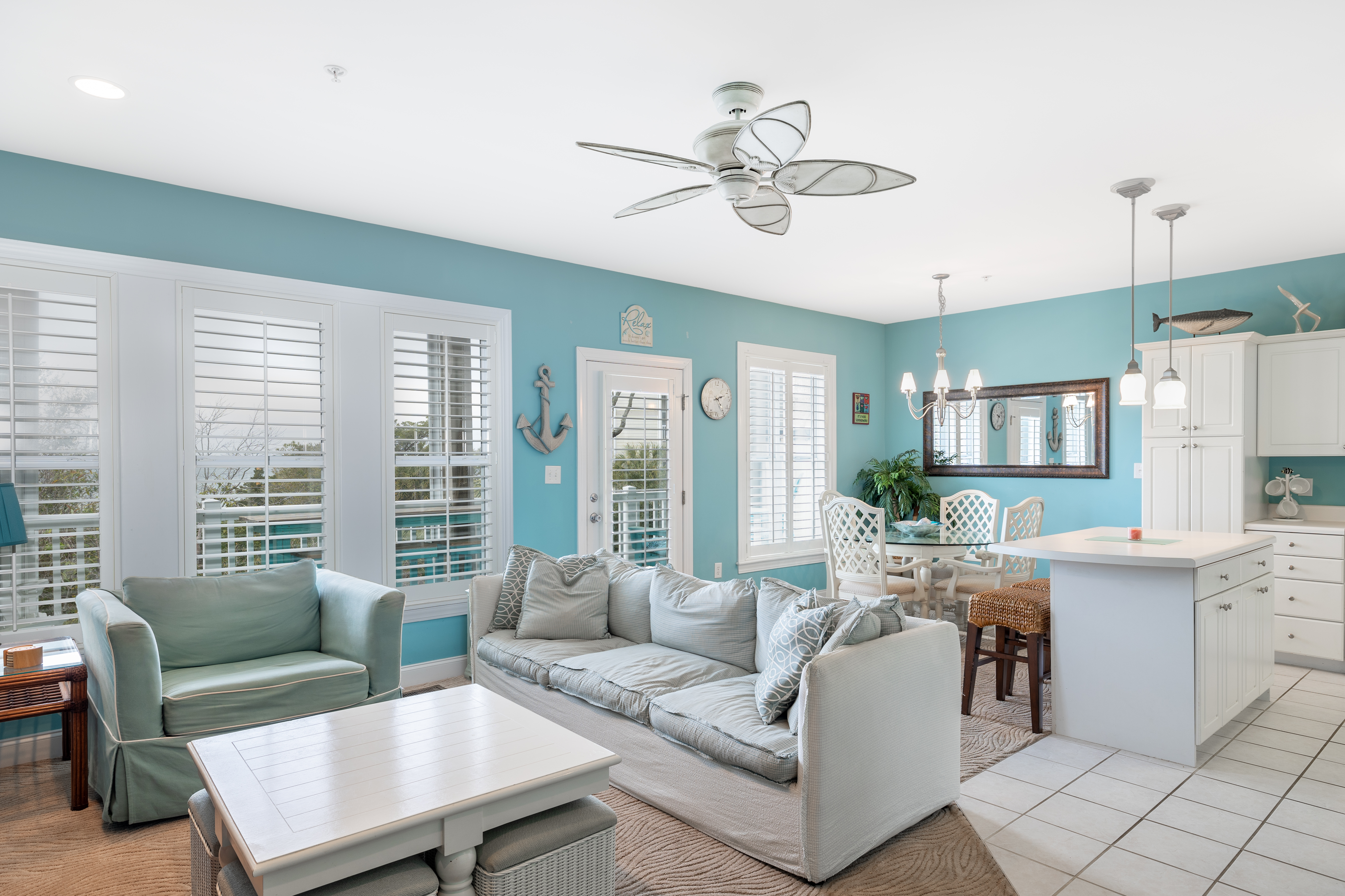 Ocean Club K102 Photo