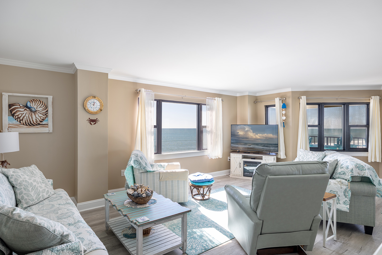 Summer Winds B-331 Photo