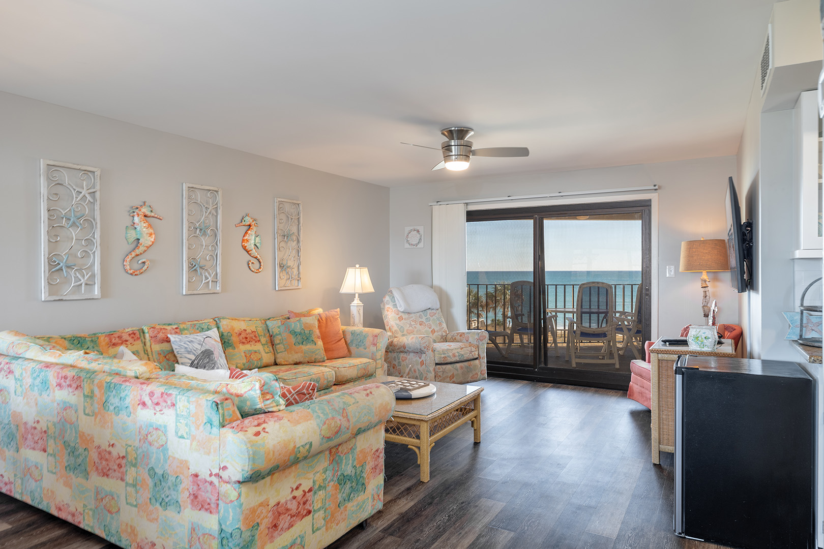 Summer Winds C-325 Photo