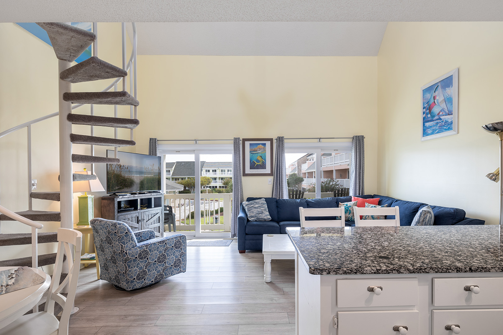 Pebble Beach F-208 Photo