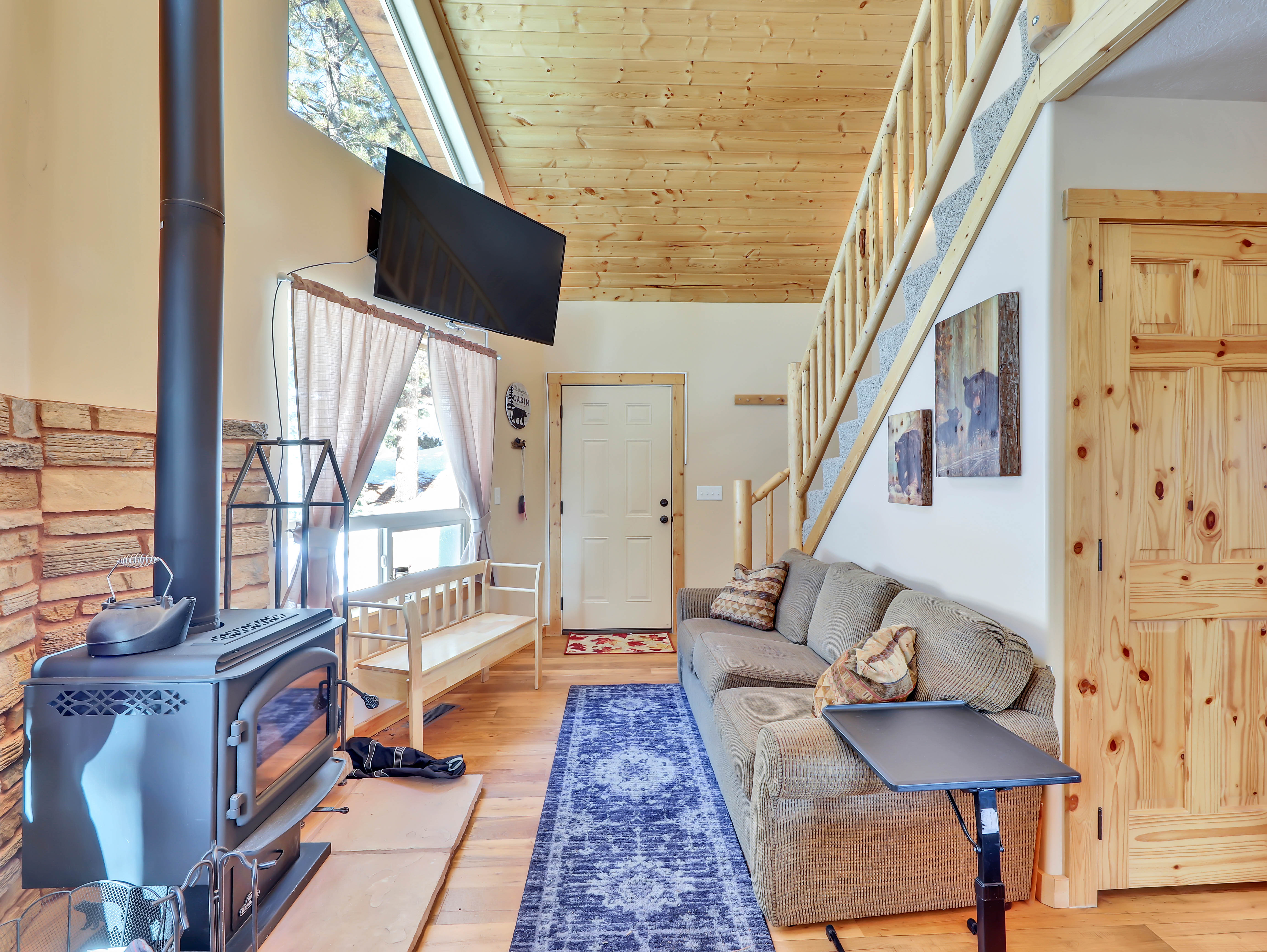 main-level-living-room-entry