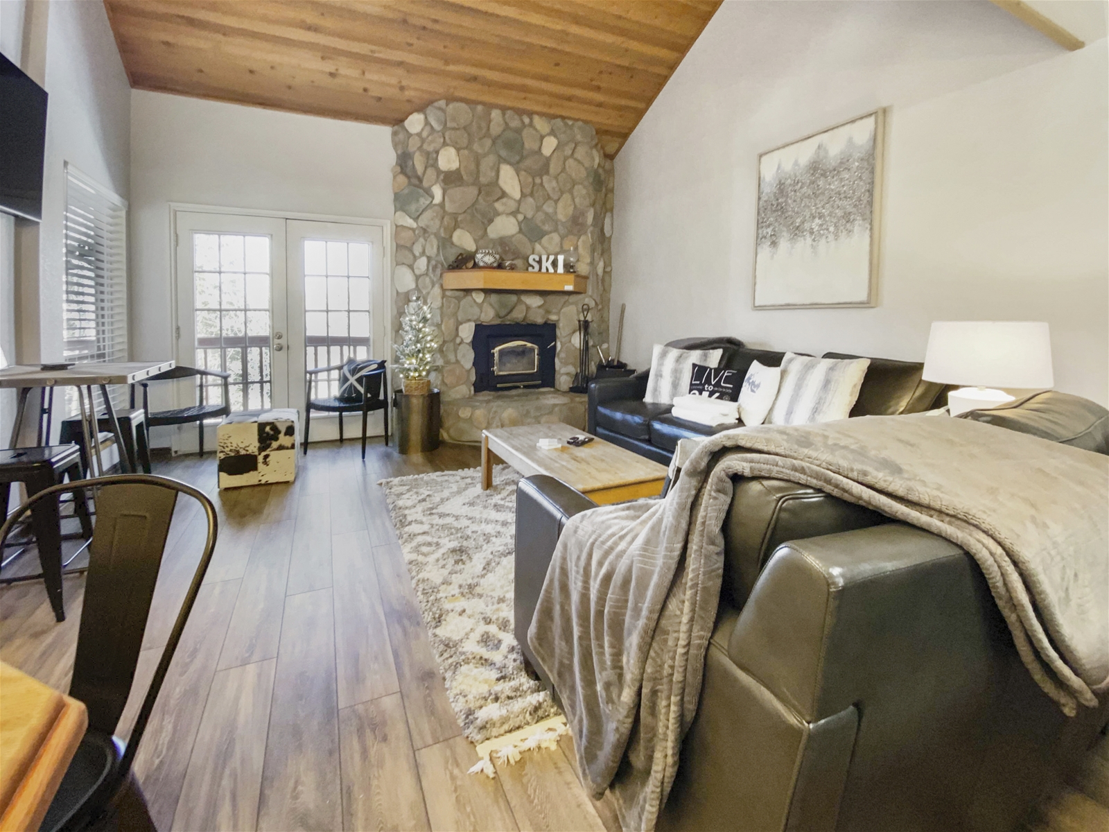 Pine Tree A2 | Photo 2