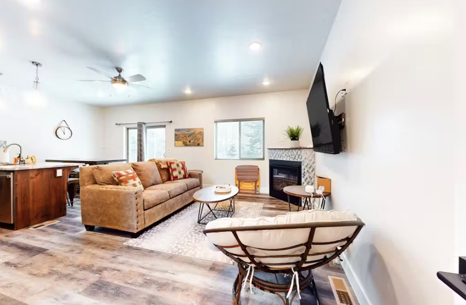 Crooked River 6 | Walk to Lifts | Photo 1