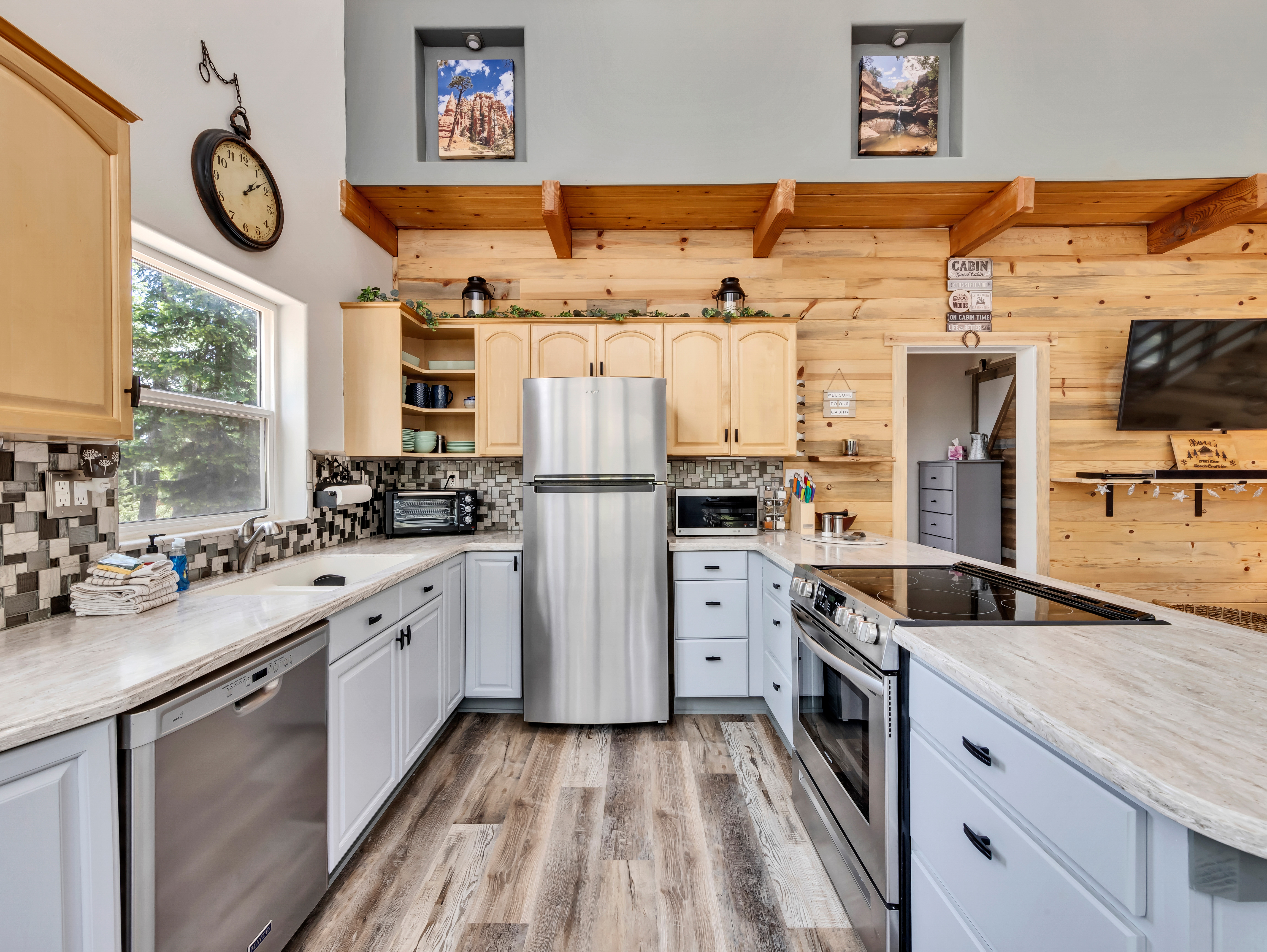 Beech Craft Cabin | Dark Sky Escape | Hike, Stargaze, Explore Parks | Photo 2