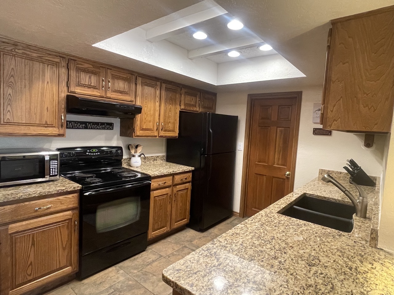 Snowed Inn | Photo 2