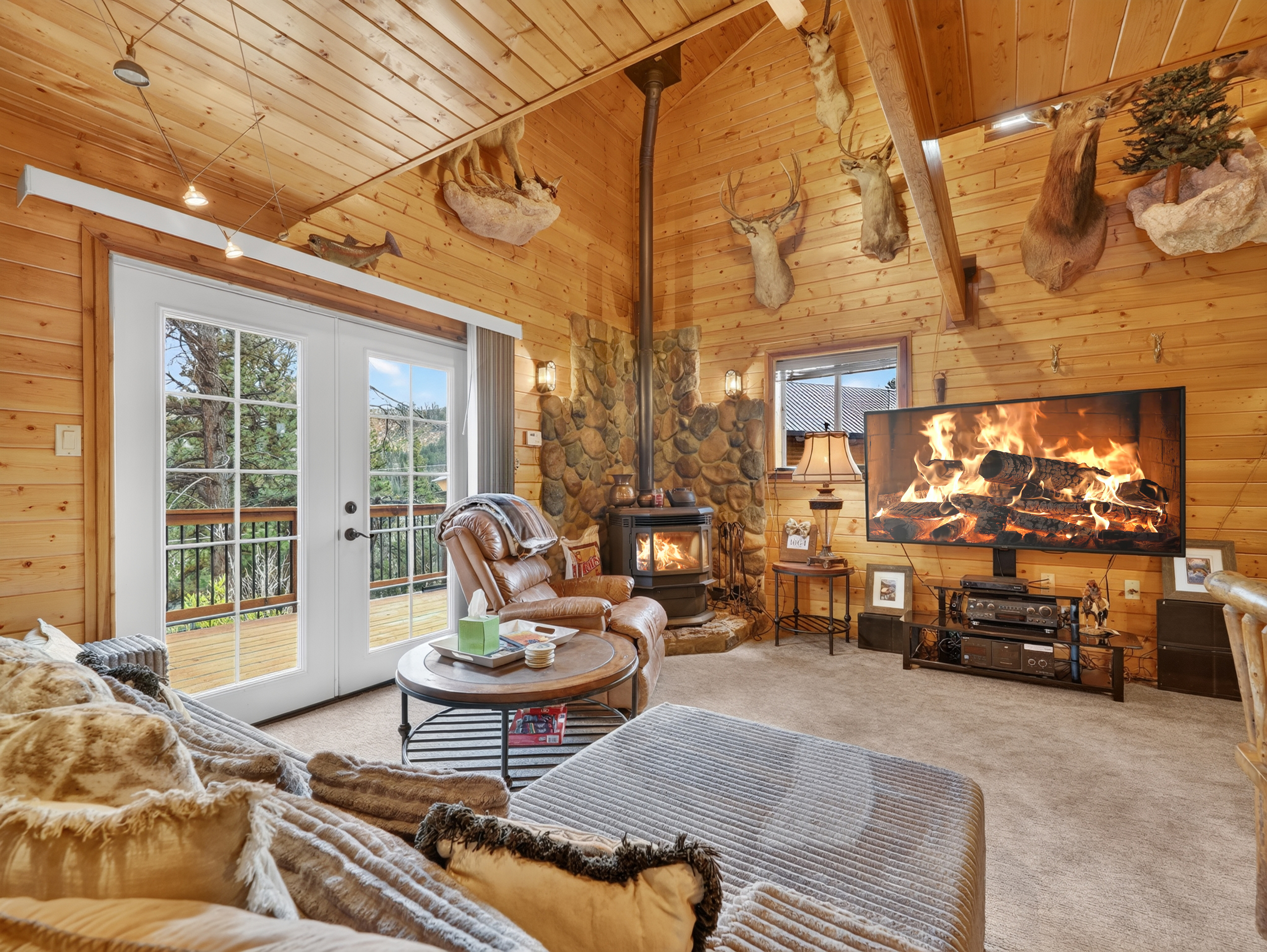 Uncle Jim's Cabin | 2 Cabins | Family + Dog Friendly