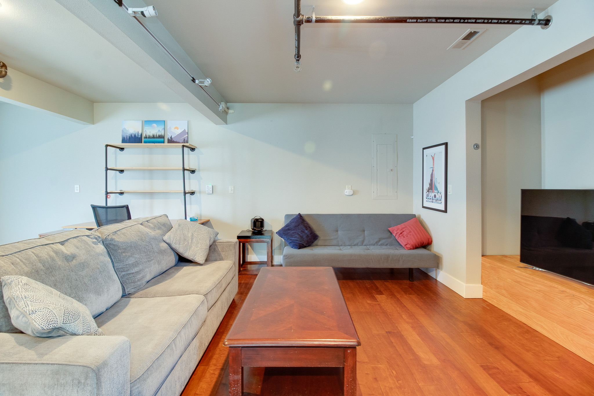 Sisters Retreat | Two Units, One Stay | Perfect for Groups | Photo 2