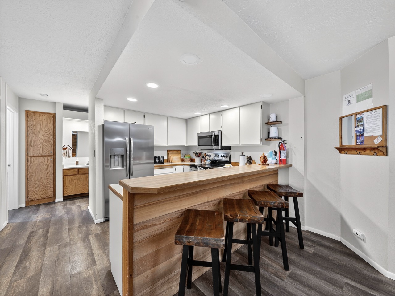 fully equipped kitchen