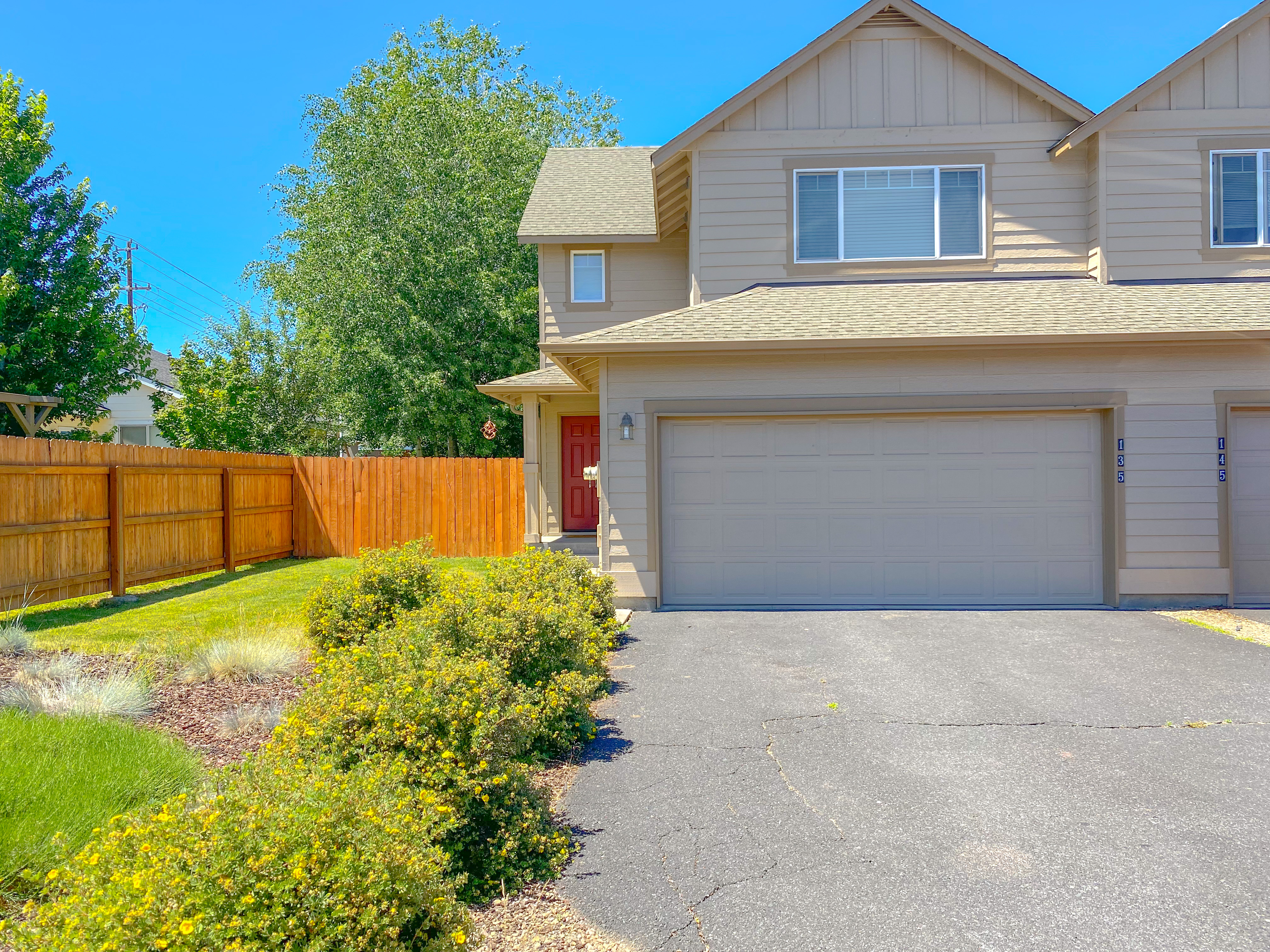 74E52BC9-3C14-454C-957E-2571301D0734