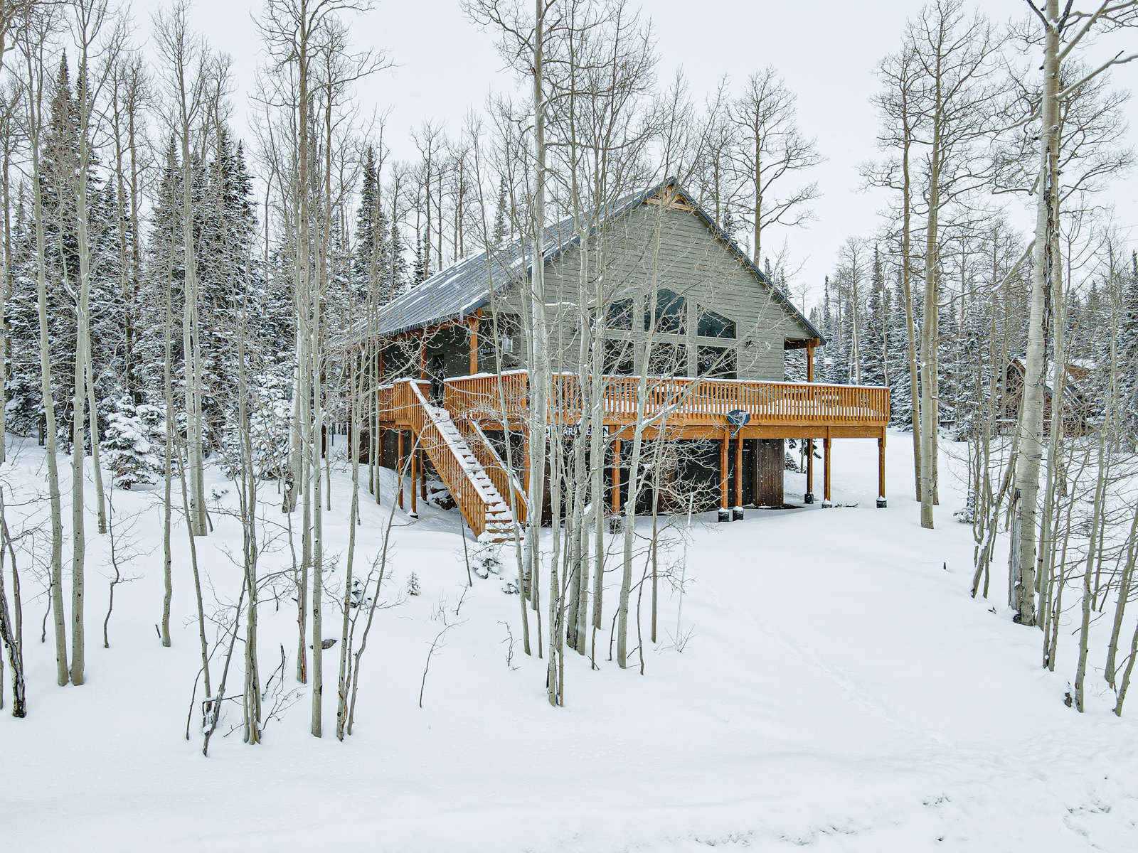 Bears Den Cabin | Hot Tub • Views • Near Ski Lifts