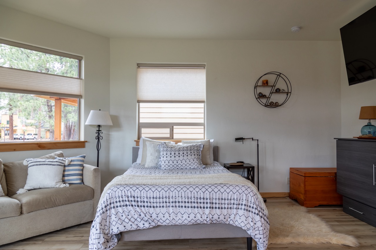 Branch A – Aspen Suite (Downstairs | Sleeps 4) | Photo 1