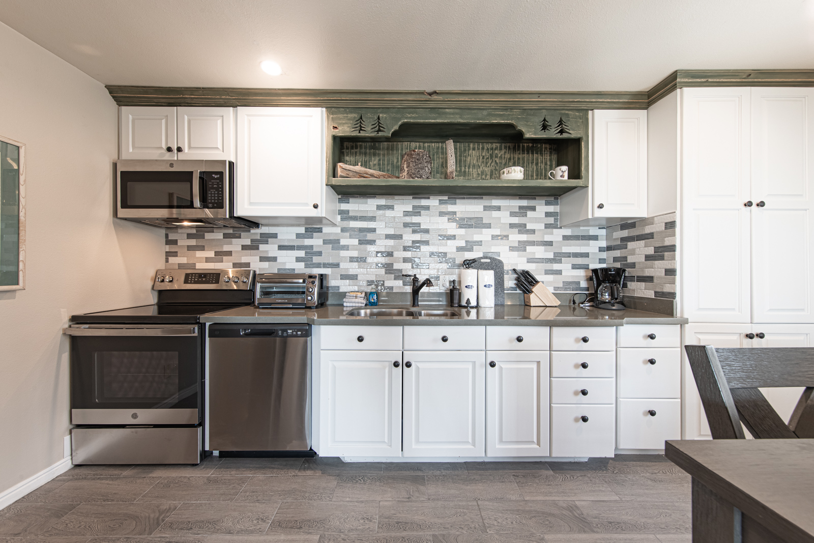 Cedar Village A208_09