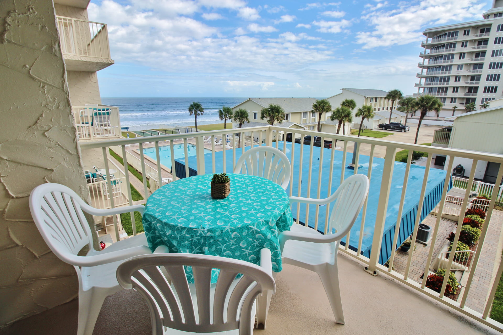 Watch Ocean Waves during Dinner