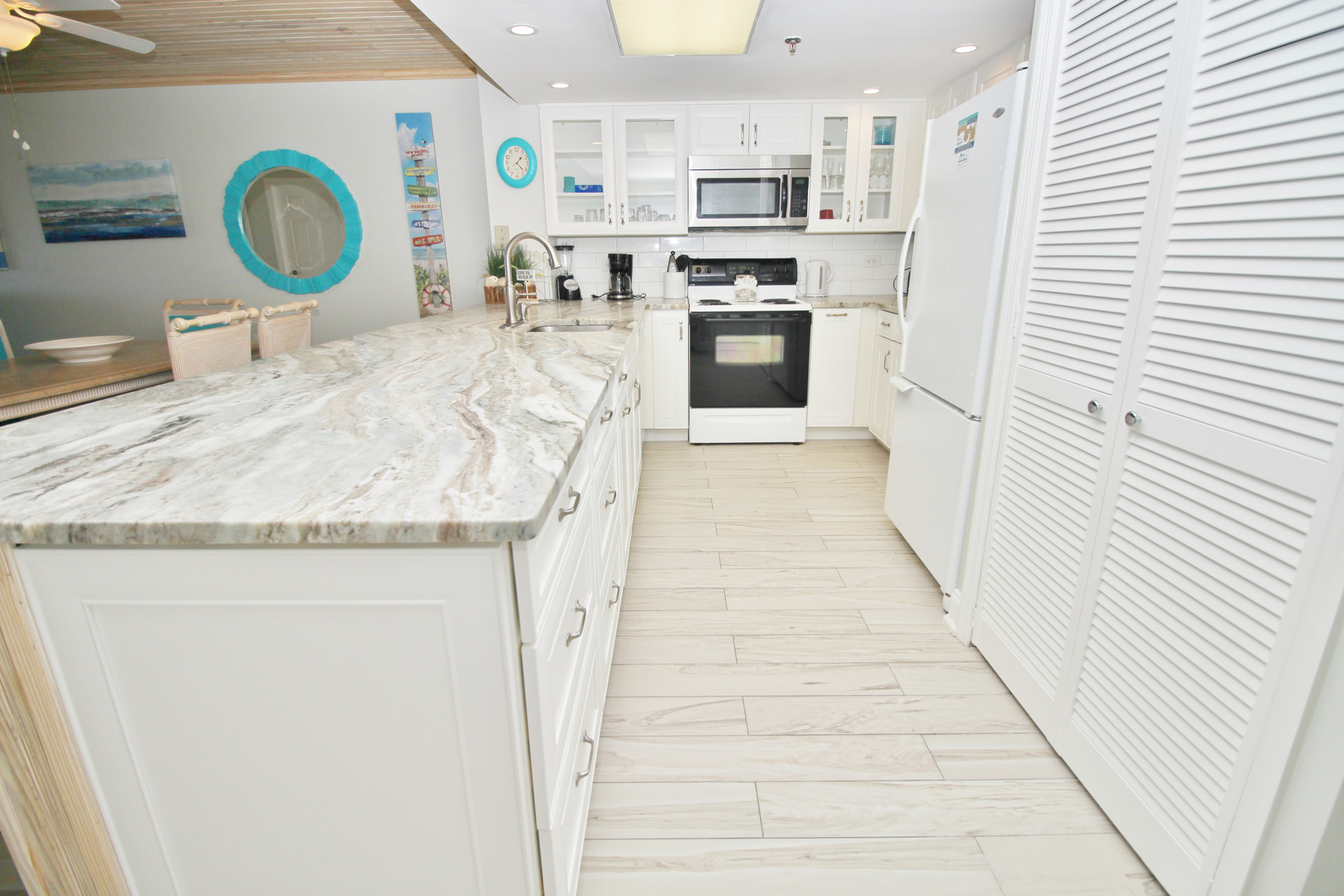 Vast Space in Kitchen