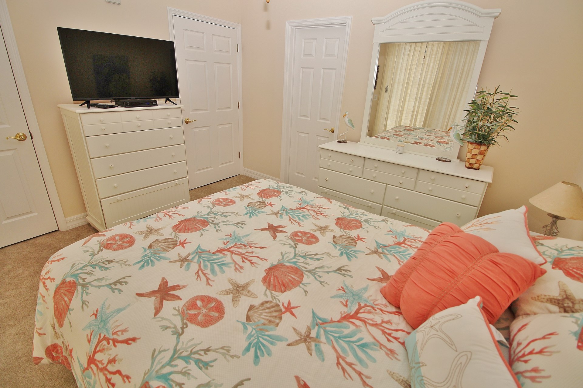Queen Bedroom