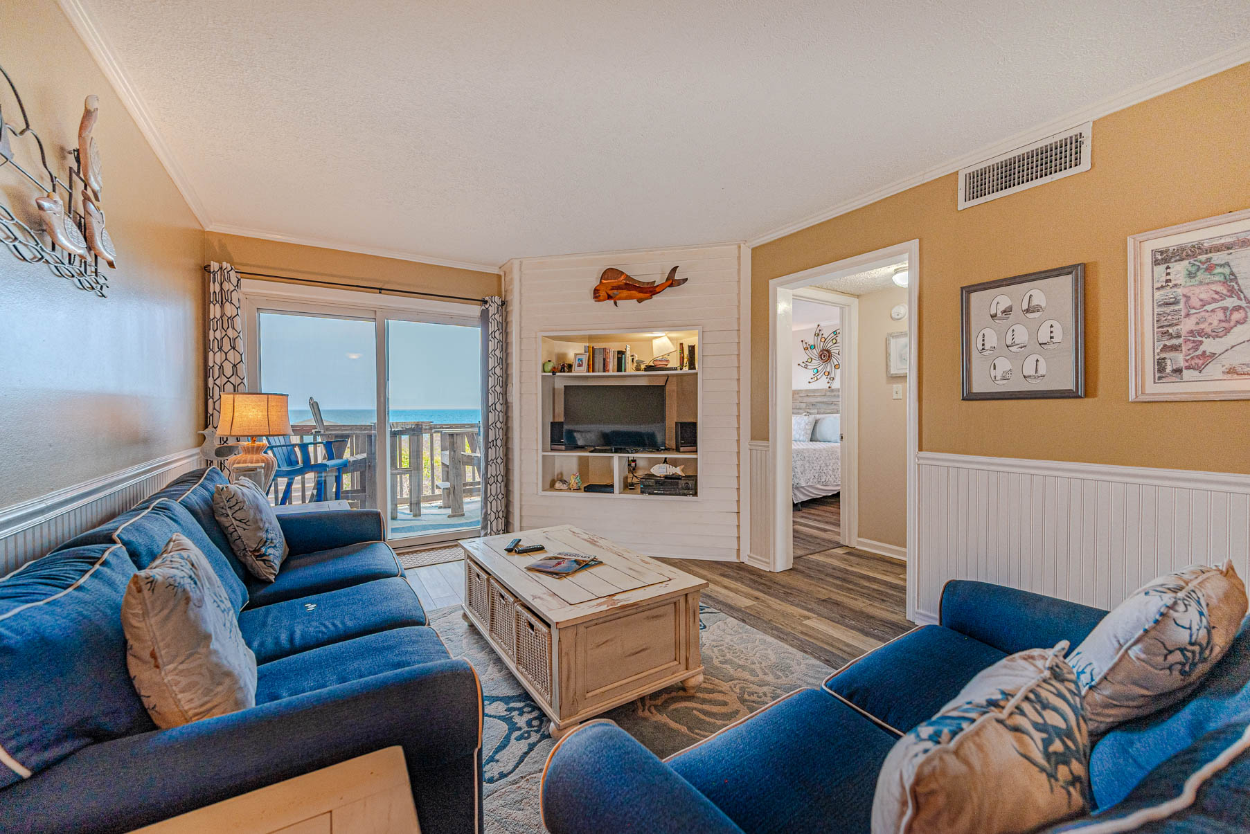 R-6 | The Regency Condominium 4