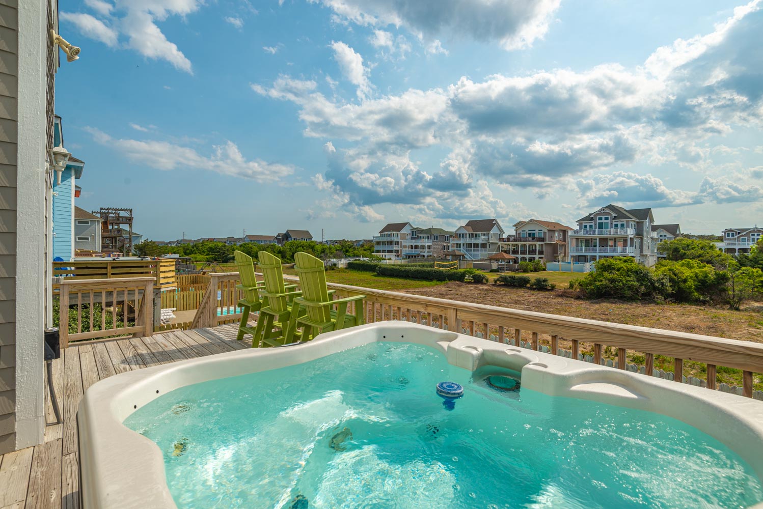 Mid-Level Deck w/Hot Tub