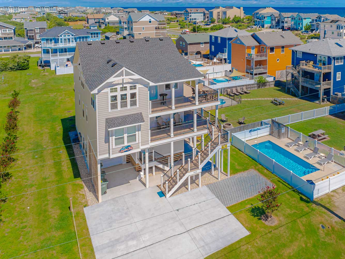 Aerial View of 418 | Rollin Tide