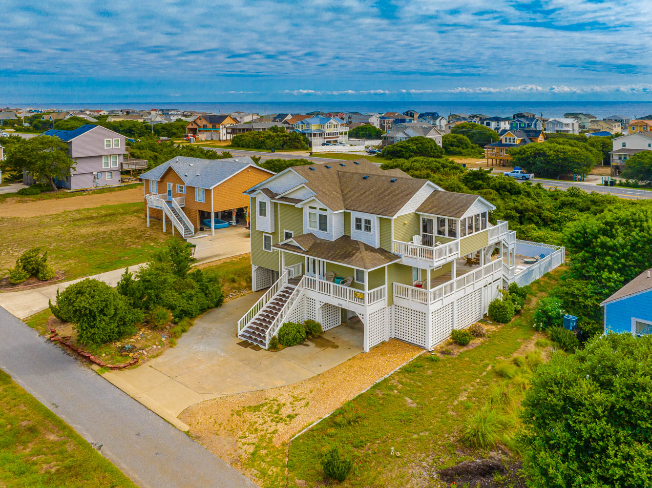 730 | Queen On The Green 3