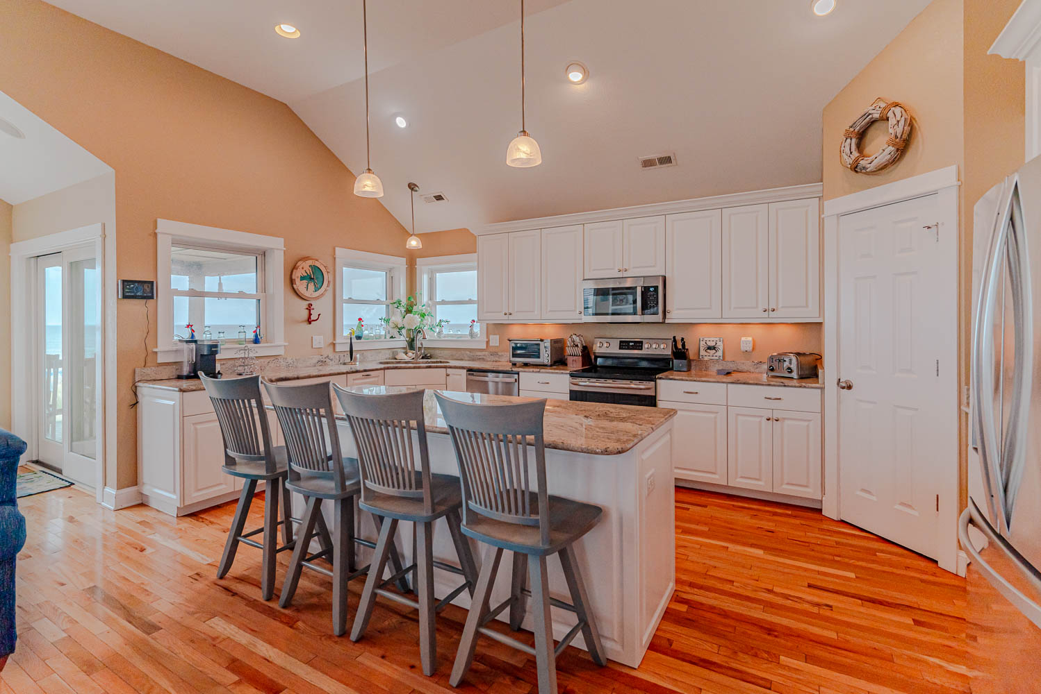 892 | Jules By The Sea 10