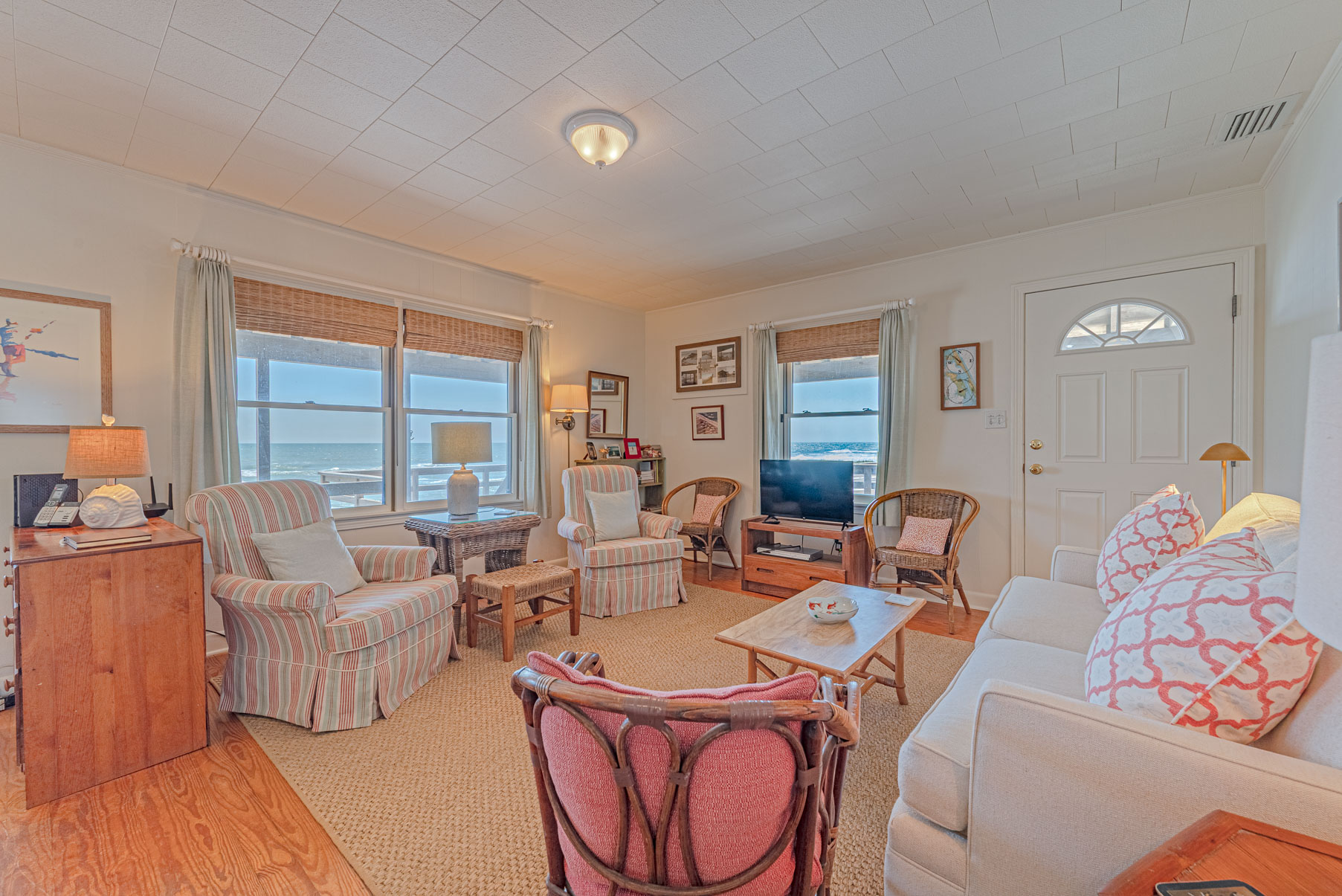 064 | Mackenzie / Smiley Cottage 8