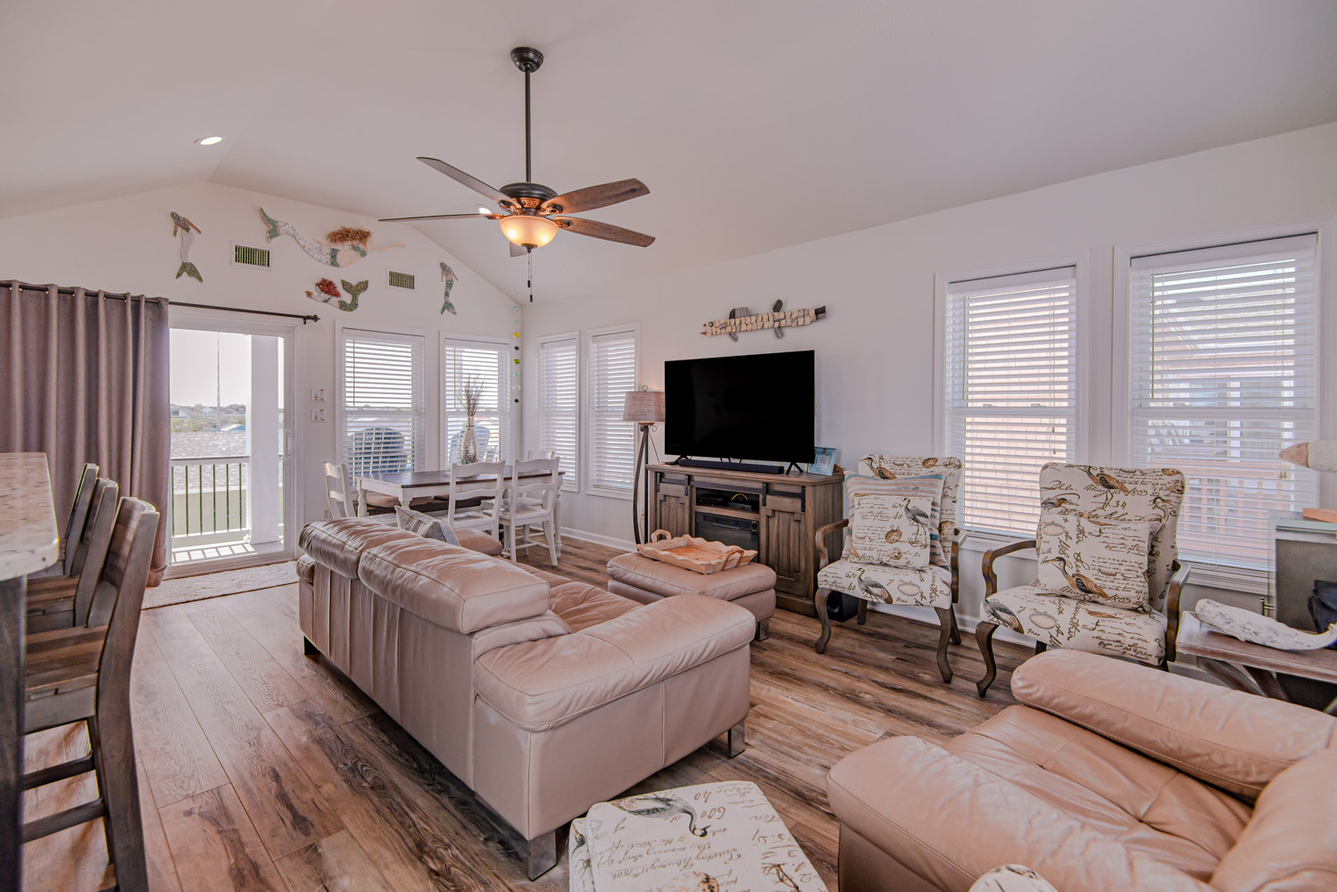 2474CF97-394C-490A-9CB879B47C0F1B96-602-tl-liv3_jl23