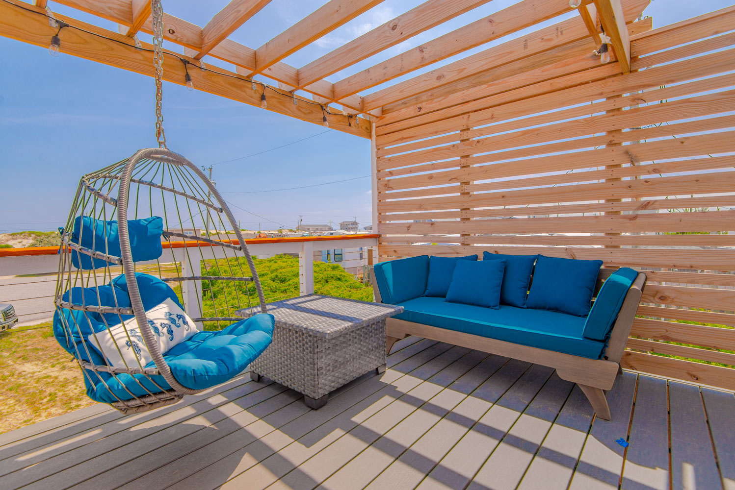 Elevated Deck w/Pergola