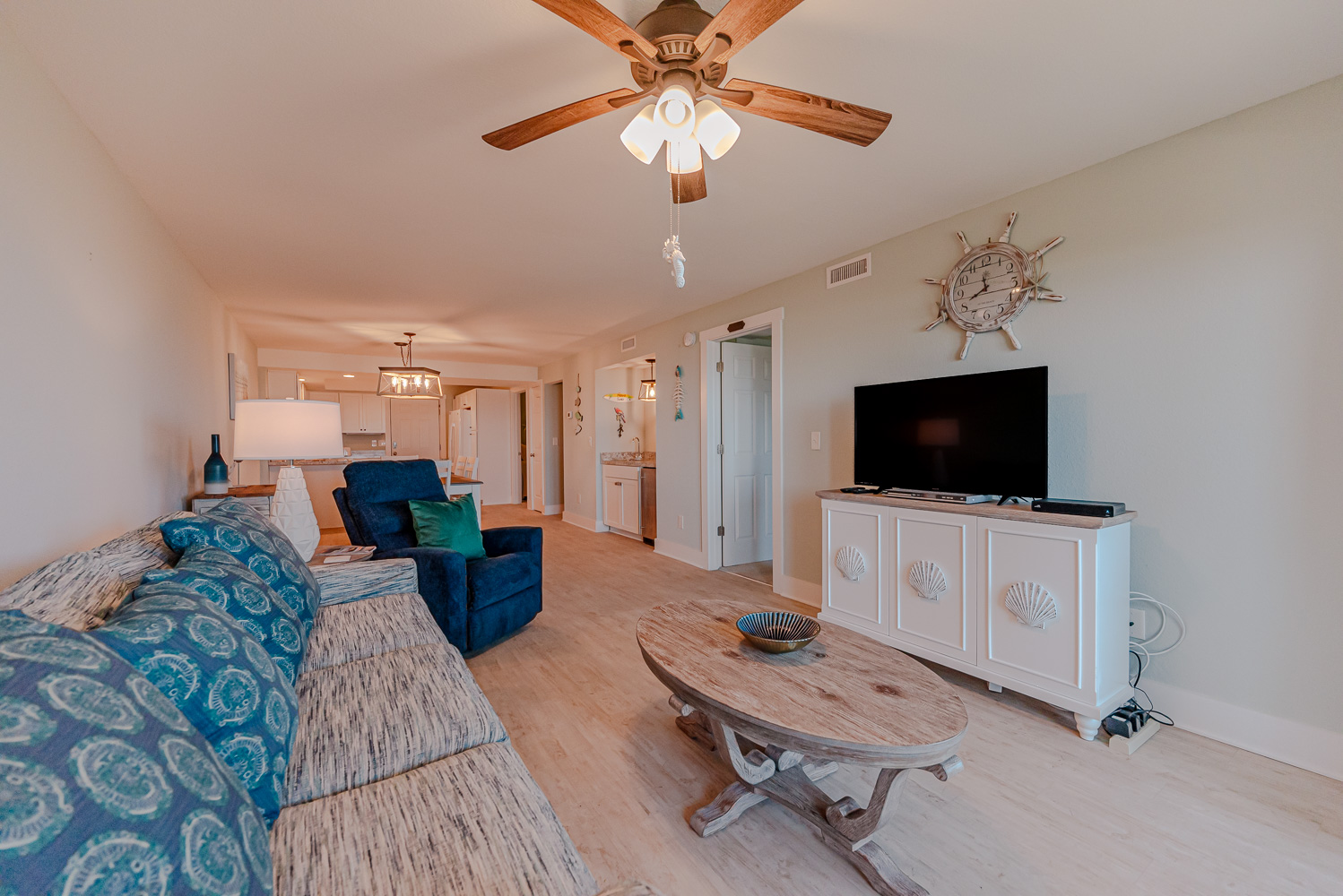 Y-103 | The Yachtsman 7