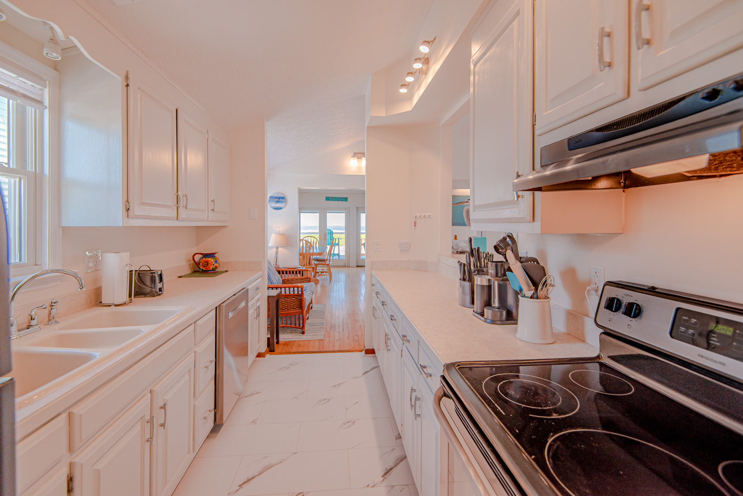 077 | So Low Flight 10