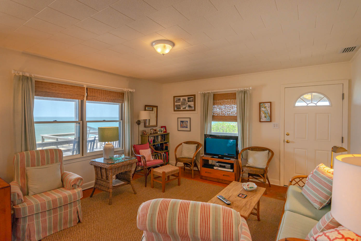 064 | Mackenzie / Smiley Cottage 5