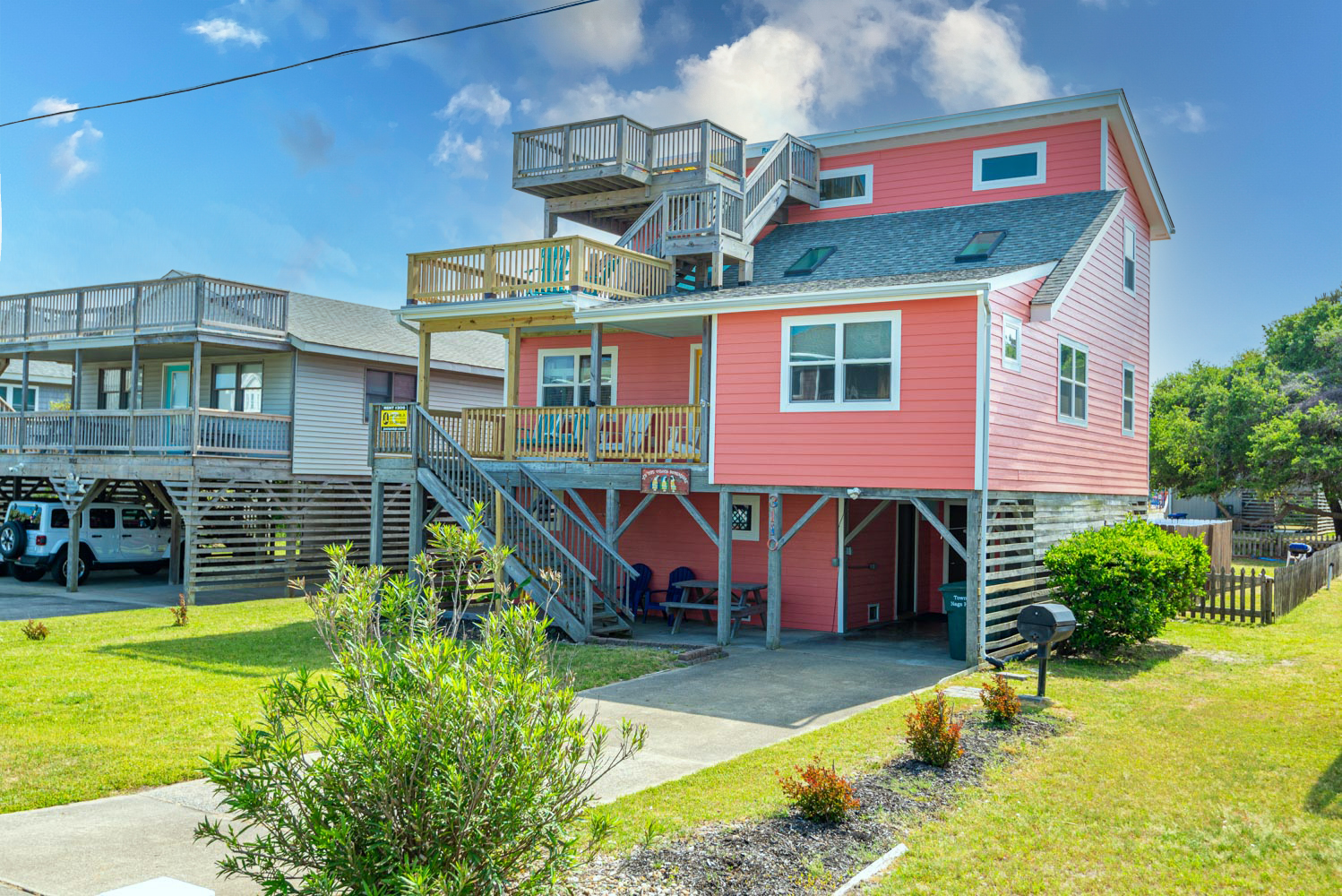 306 | It's Five O'clock Somewhere, Main Entrance