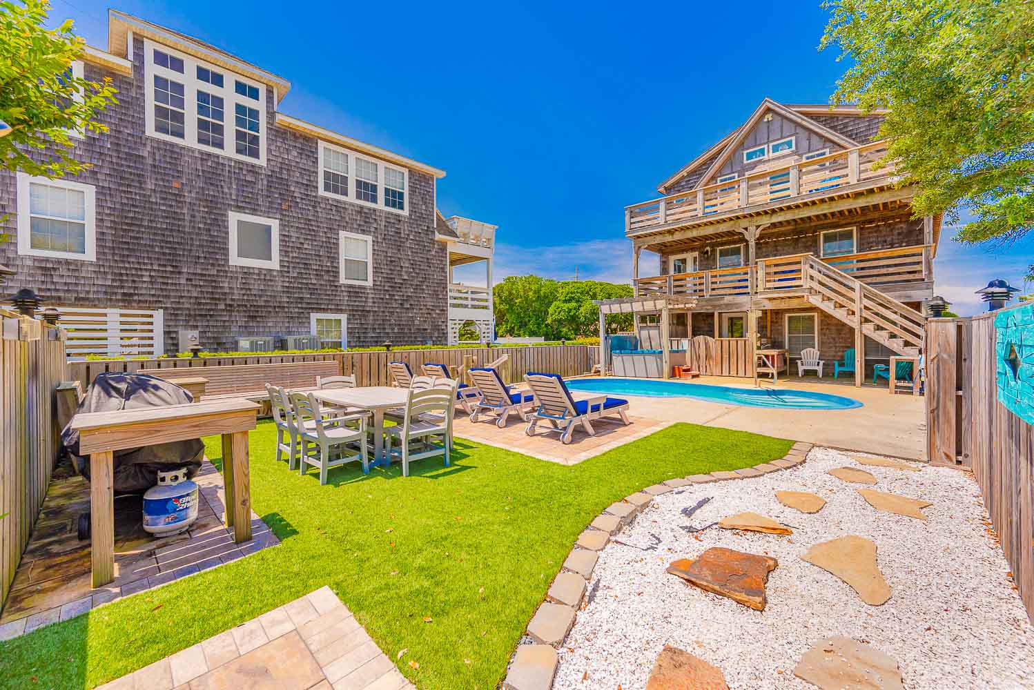 408 | Capt. Charlie's 3