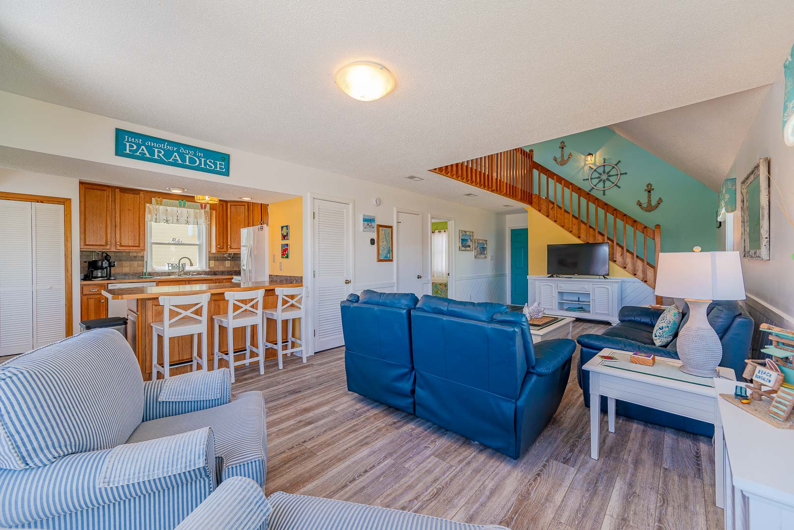 098 | Lucy's Shore Escape 8