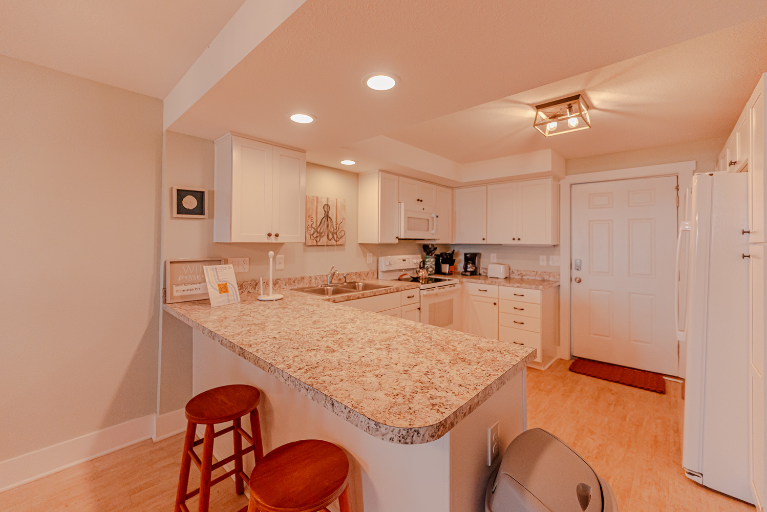 Y-103 | The Yachtsman 10