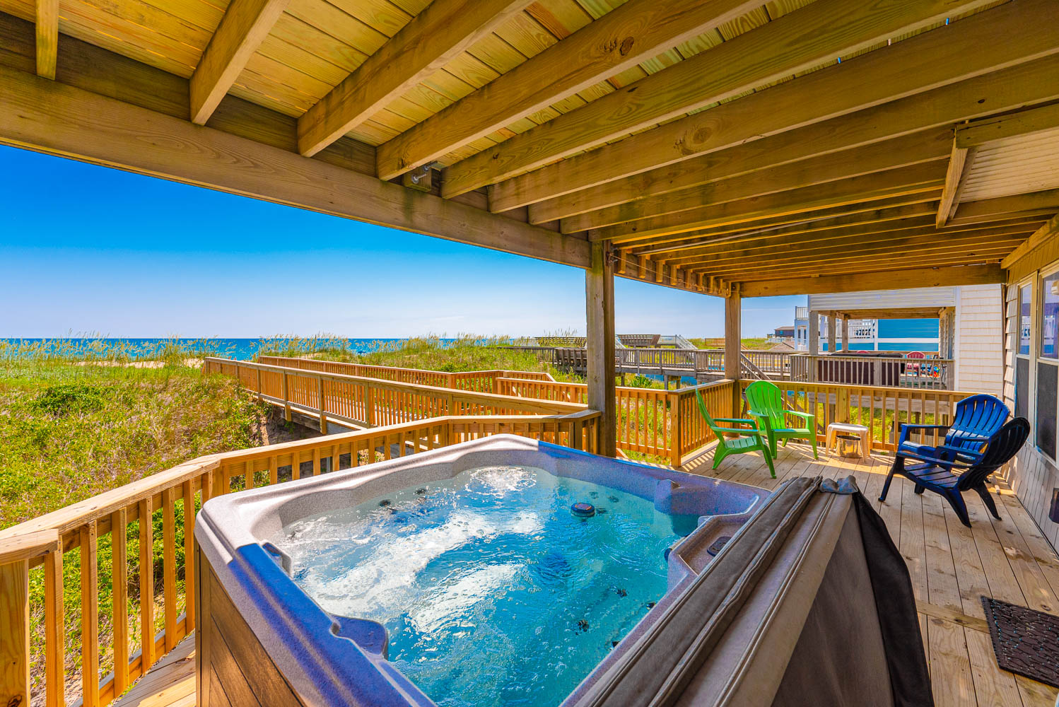 Mid-Level Deck w/Hot Tub