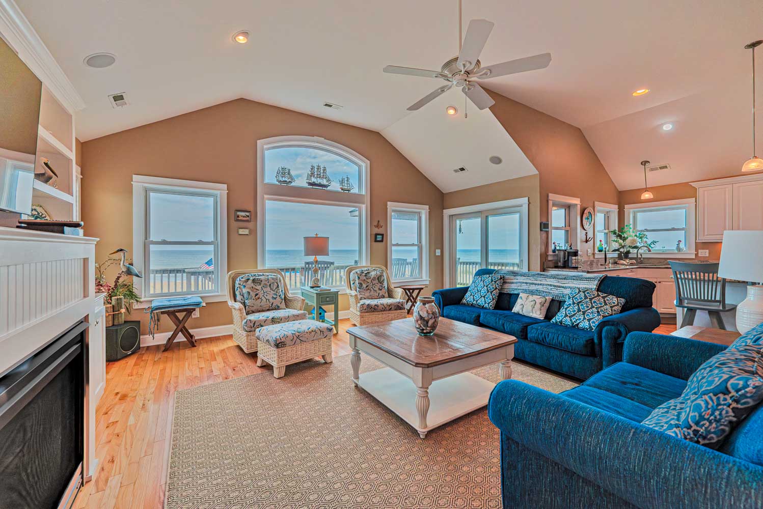 892 | Jules By The Sea 4