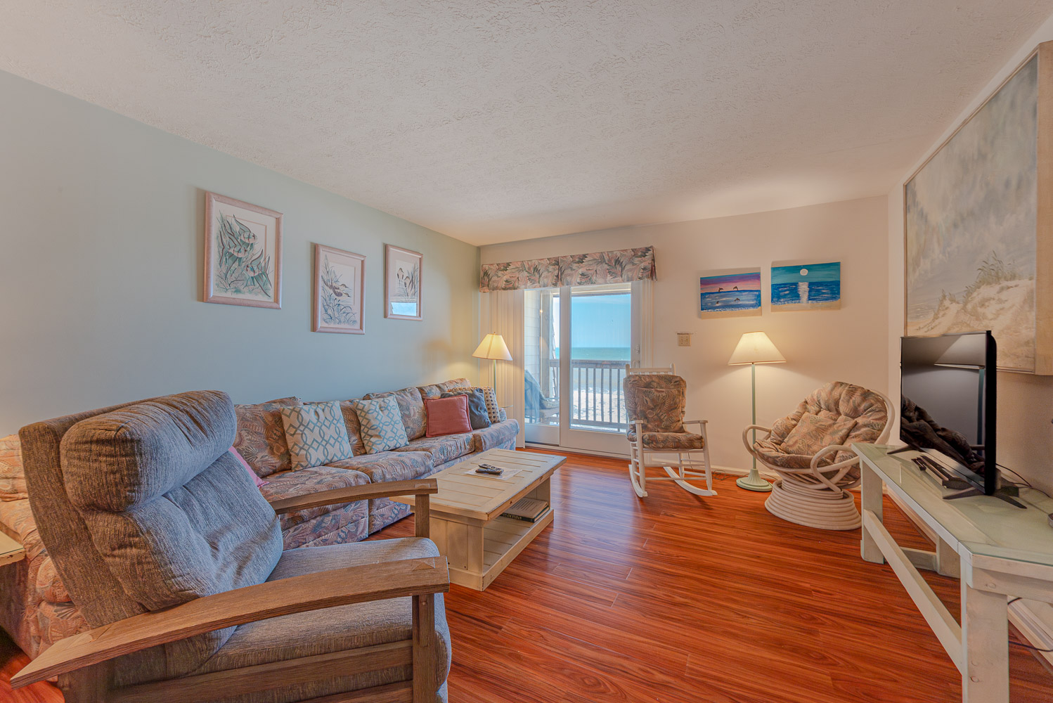 GST-G3 | Golden Strand Condo G3 6