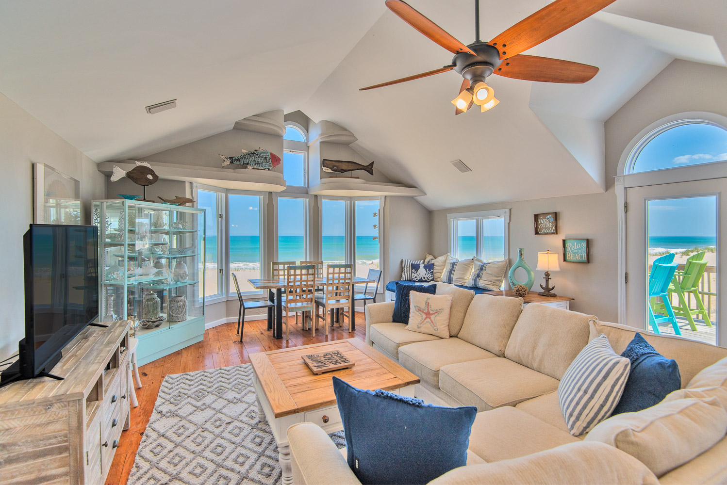 Main Level Living/Dining Area