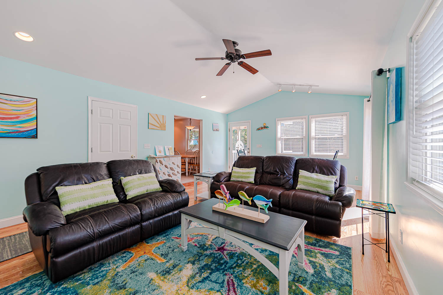 831 | Lion At The Shores 7