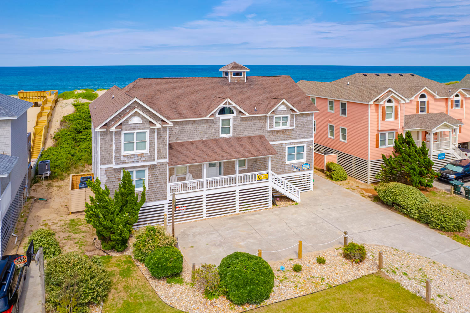 Aerial View - Front exterior 2 747 - Island Life