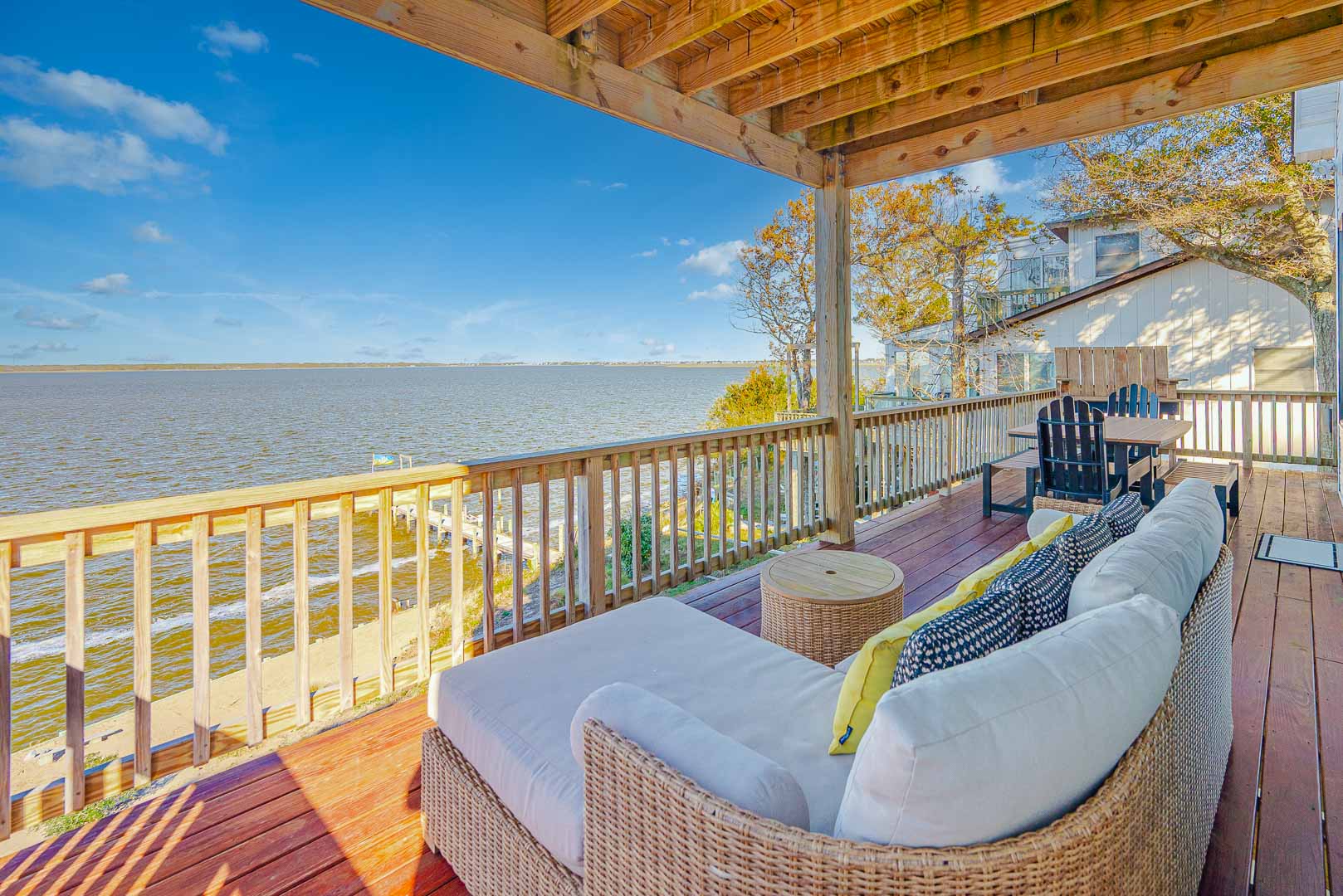 401 | Whispering Waters 10