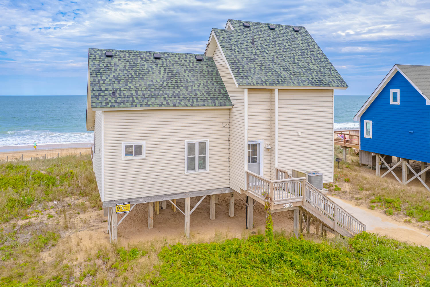 Aerial of 381 | Easy Street