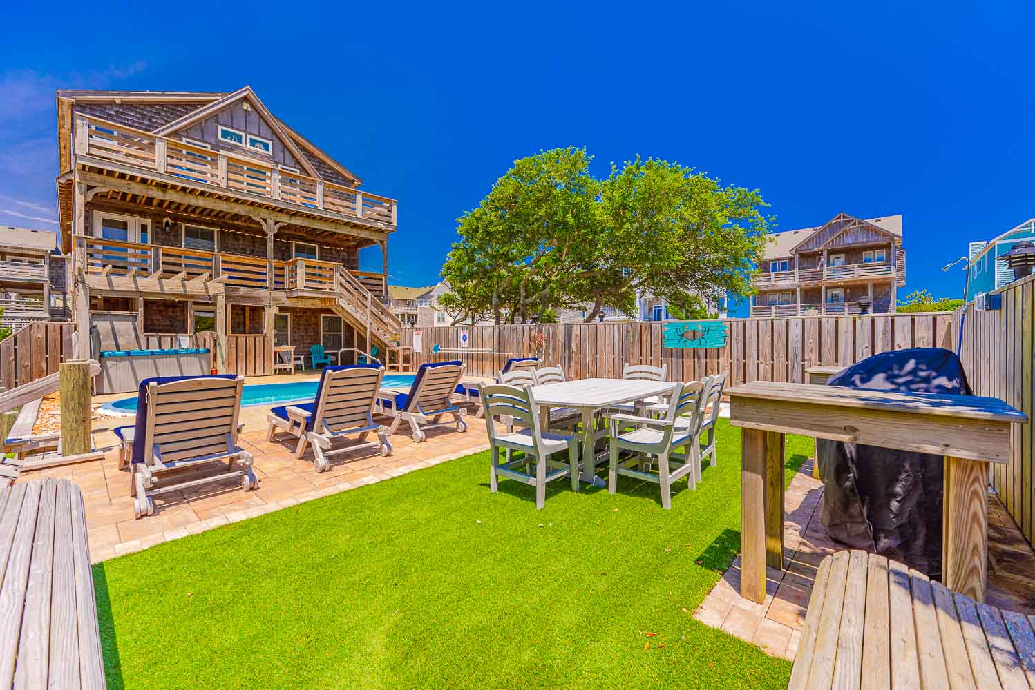 408 | Capt. Charlie's