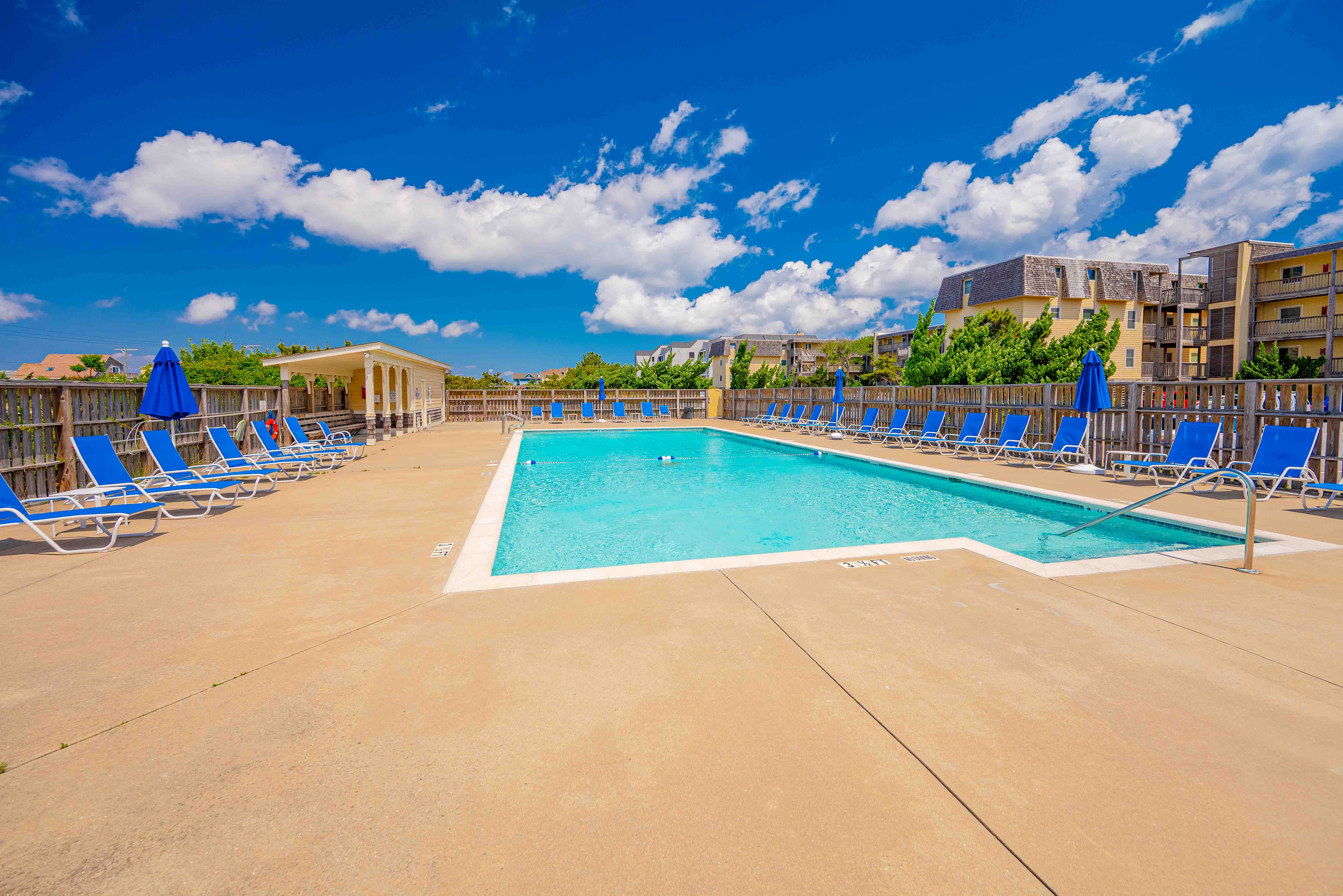 GST-G3 | Golden Strand Condo G3 3