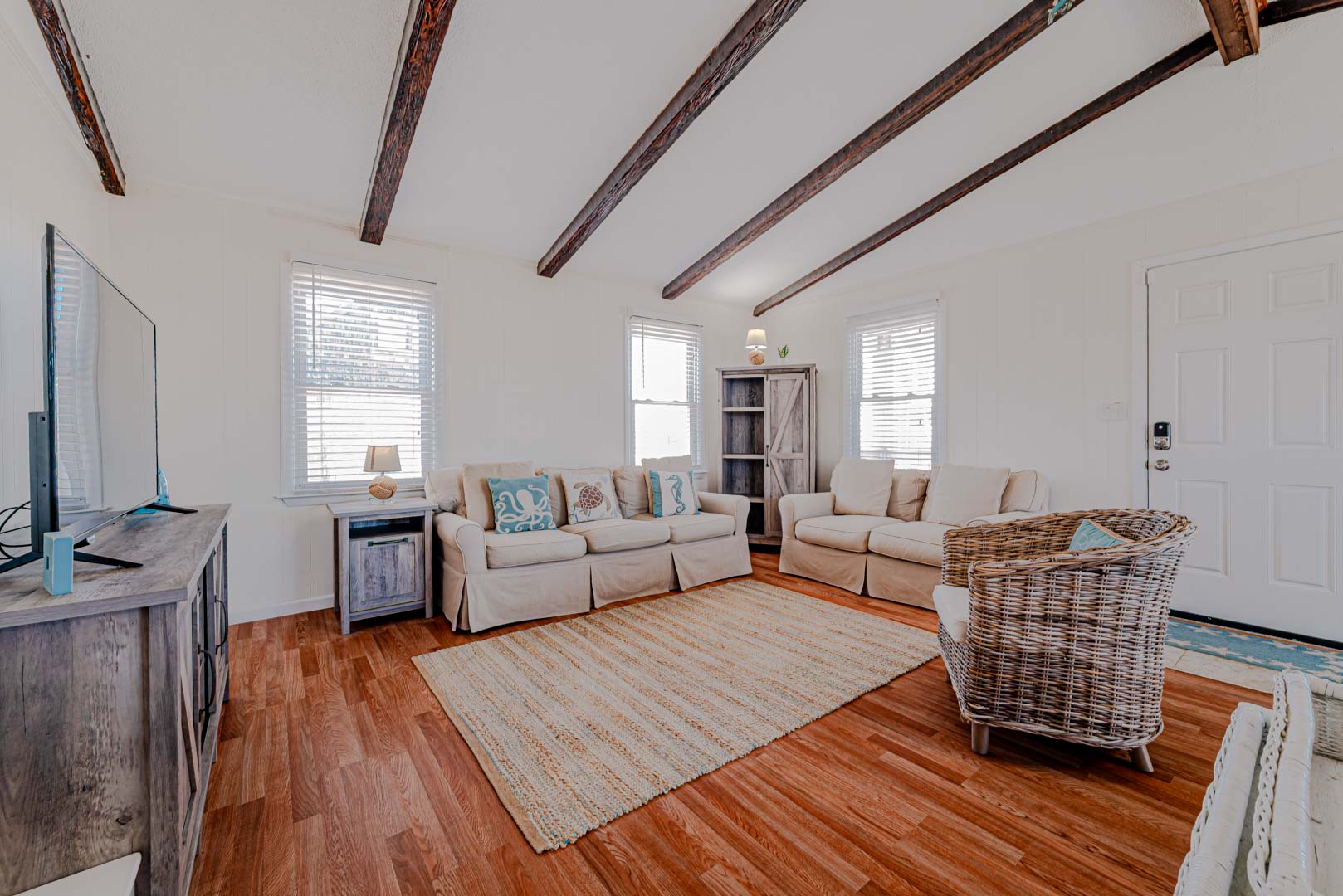 463 | CJ's Surf Shack 7