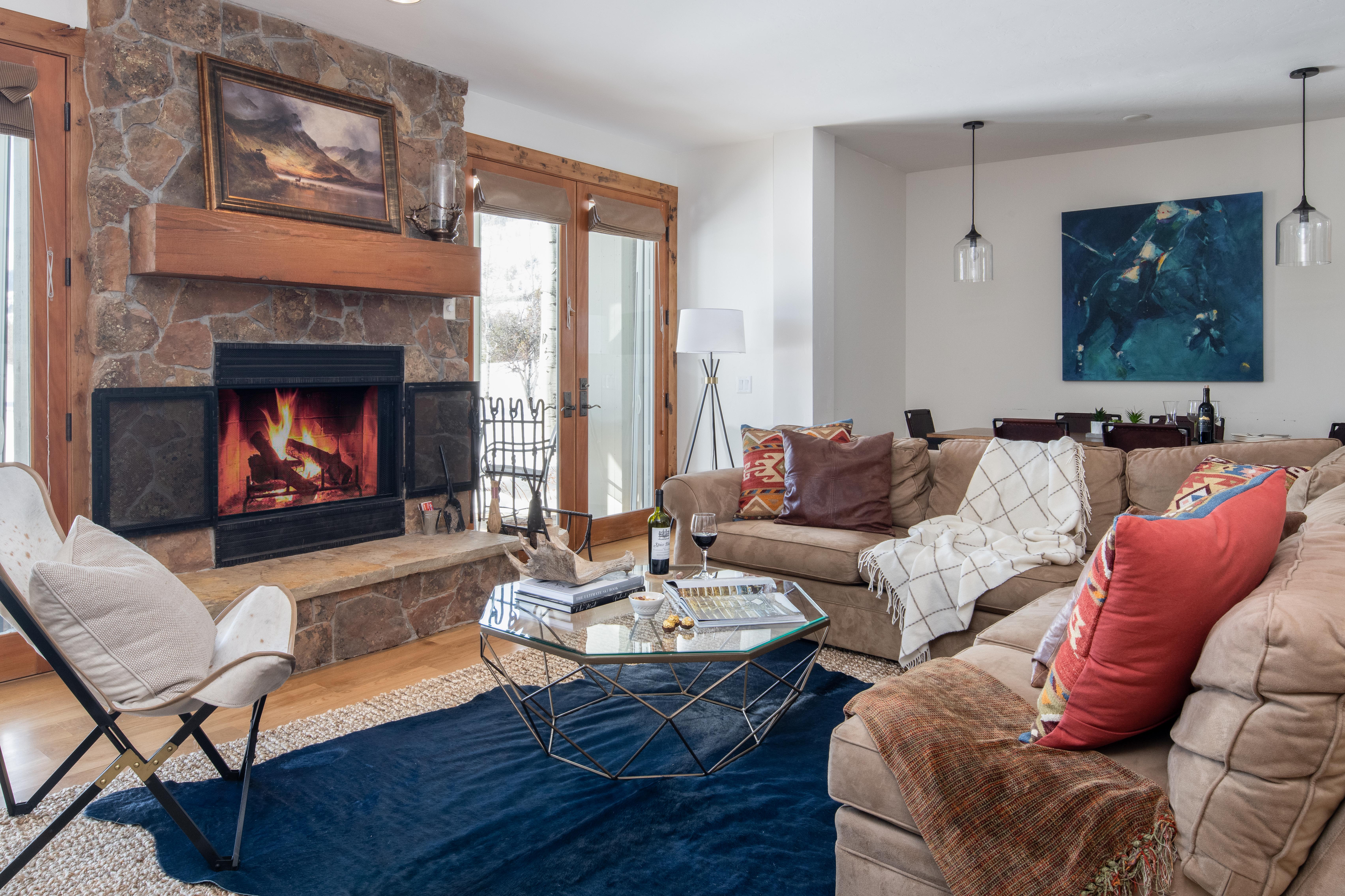 Living Room - Fireplace is not currently available for guest use as we await repairs to be completed.