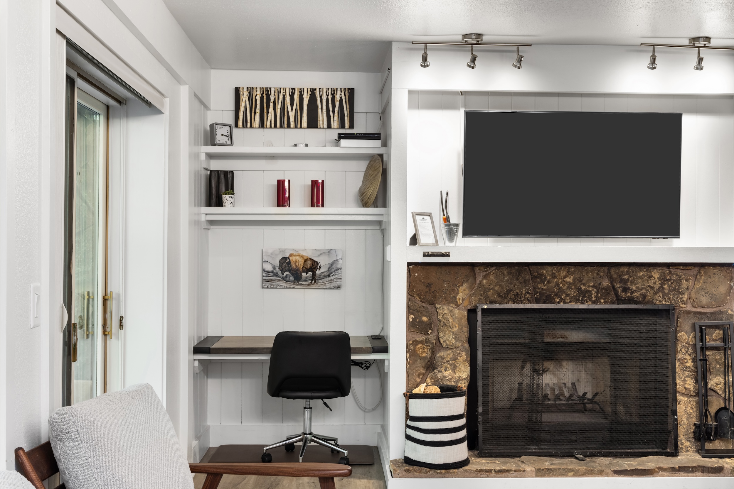 Living Room with Fireplace