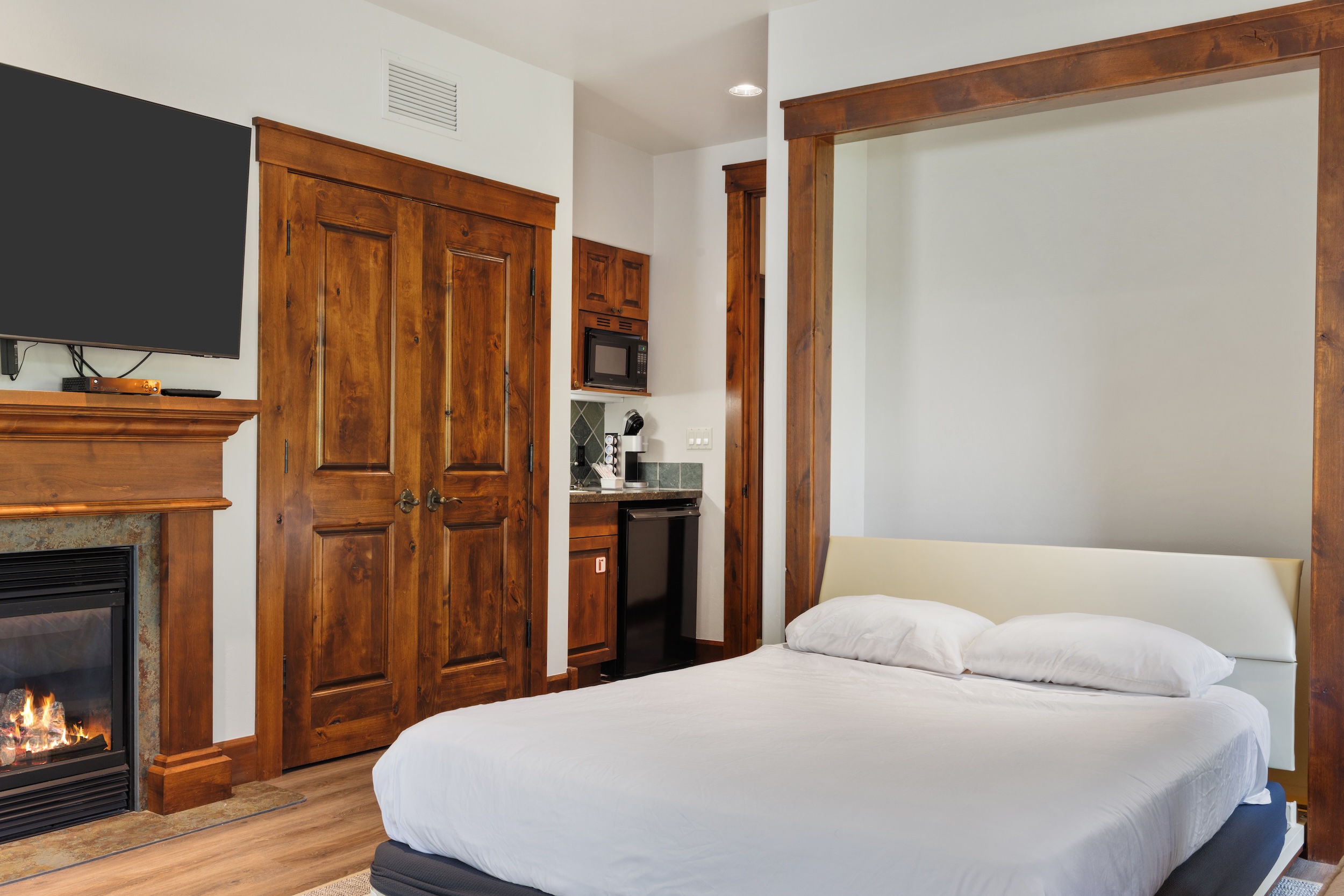 Living Room / Murphy Bedroom with Kitchenette